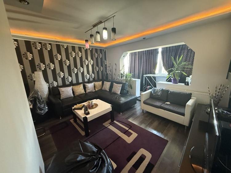 Apartament cu 3 camere decomandat în Central