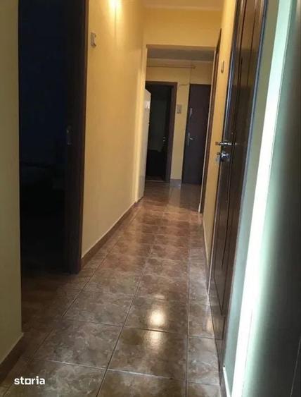 Apartament cu 3 camere decomandat în Rahova