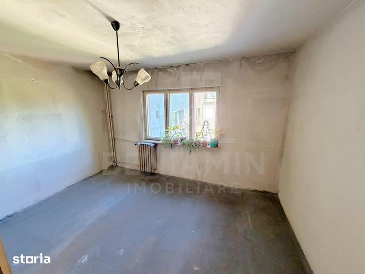 Apartament cu 2 camere decomandat în Craiovița Nouă