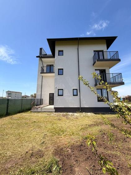 Casă individuală cu 8 camere cu Canalizare în Rahova