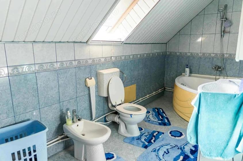 Casă cu 6 camere cu Teren 300 Mp în Grădiște