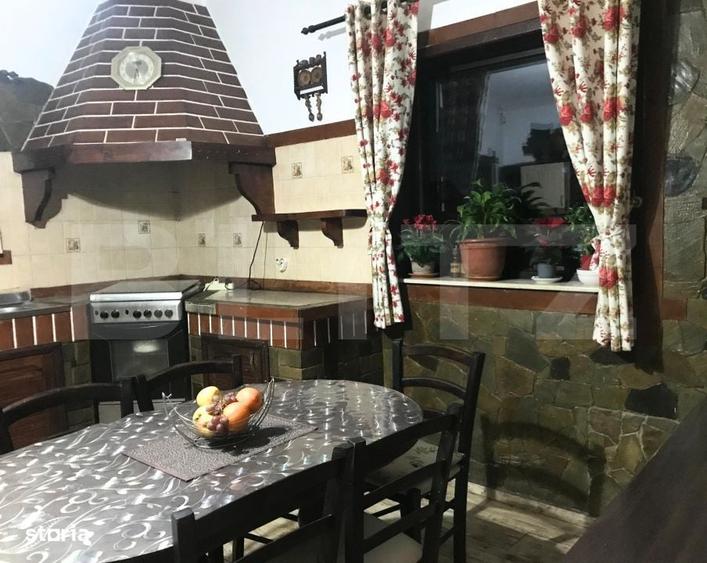 Casă cu 4 camere în Central