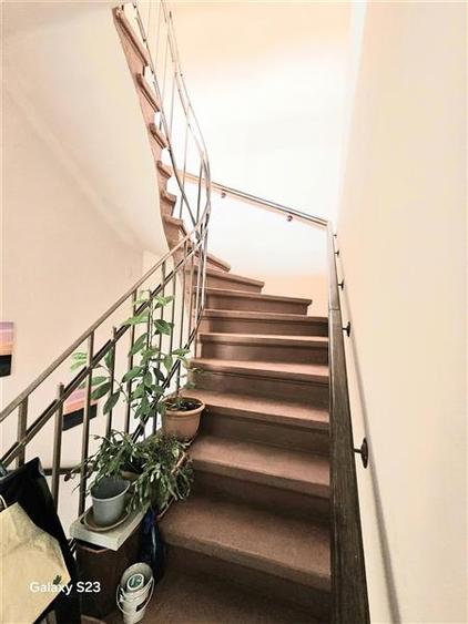 Casă individuală cu 5 camere cu Canalizare în Ultracentral