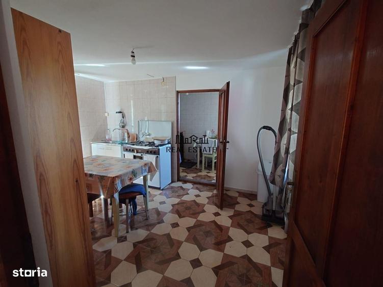 Casă cu 4 camere în Țebea