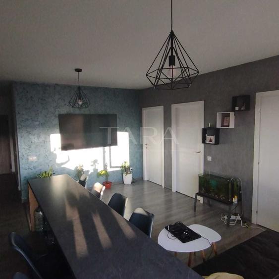 Apartament cu 4 camere semidecomandat, mobilat în Florești — fotografia 3
