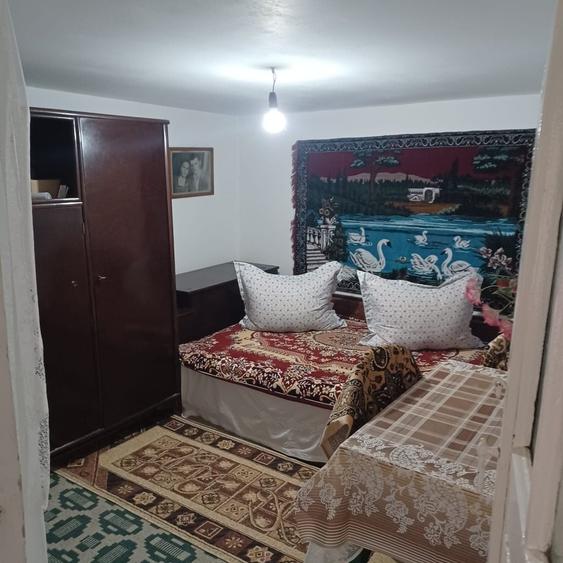 Casă cu 3 camere în Podu Turcului