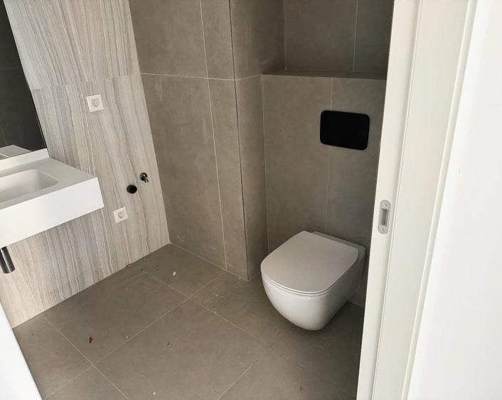Apartament cu 2 camere decomandat în Aviației