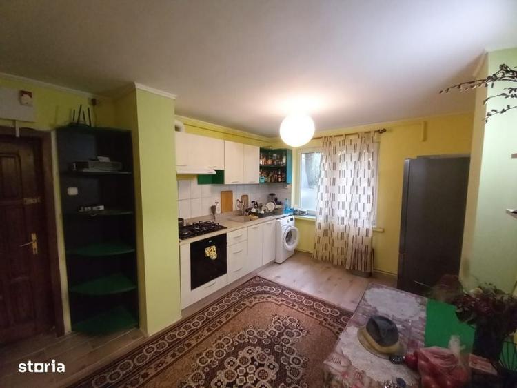 Apartament cu 3 camere decomandat în Săsar
