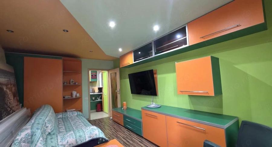 Apartament cu 4 camere decomandat în Complex Studențesc