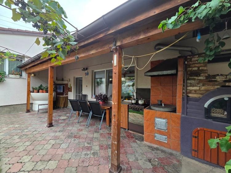Casă individuală cu 4 camere cu Teren 400 Mp în Aradul Nou
