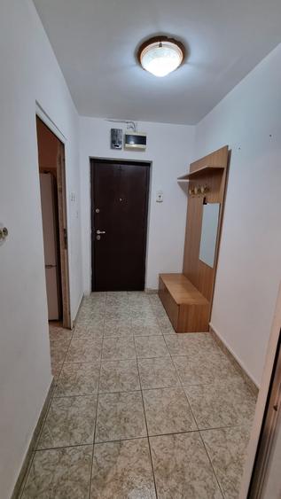 Apartament cu 2 camere semidecomandat în Iancului