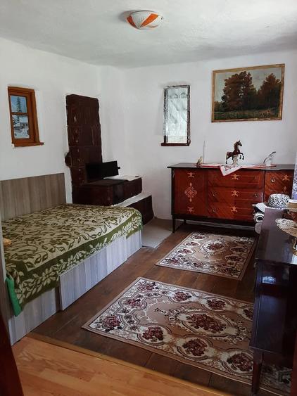 Casă cu 2 camere cu Teren 3840 Mp în Frâncești