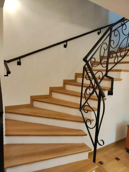 Casă cu 6 camere cu Teren 230 Mp în Titulescu