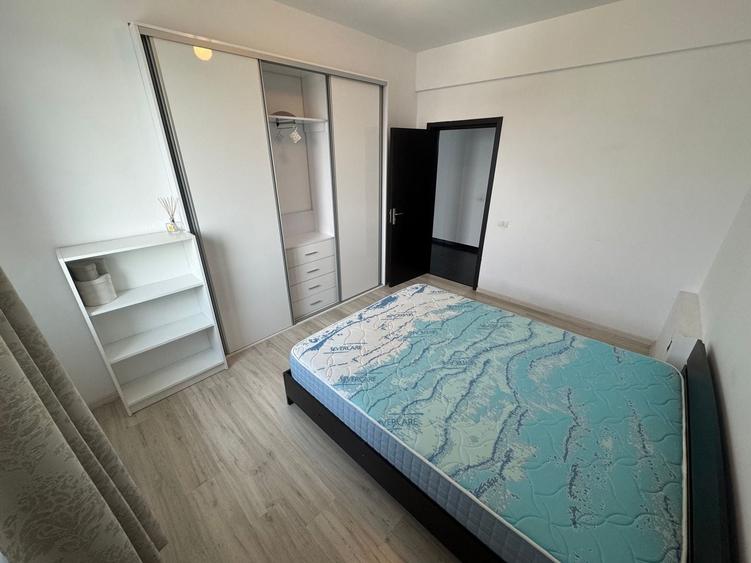 Apartament cu 3 camere decomandat, mobilat în Faleza Nord