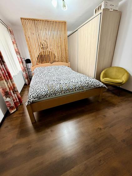 Apartament cu 3 camere decomandat, mobilat în Sud