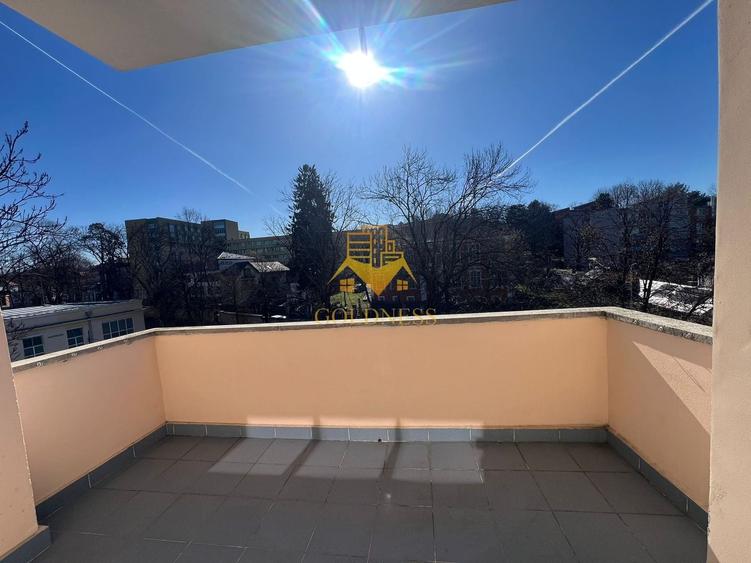 Apartament cu 3 camere decomandat, mobilat în Central