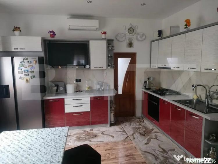 Casă cu 8 camere cu Teren 488 Mp în Marginea