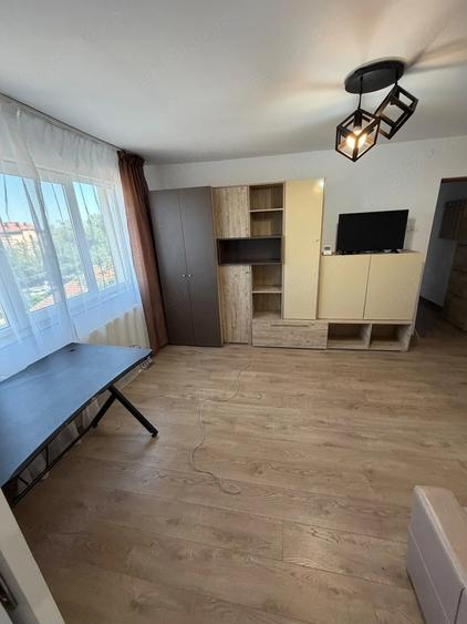 Apartament cu 2 camere nedecomandat în Take Ionescu