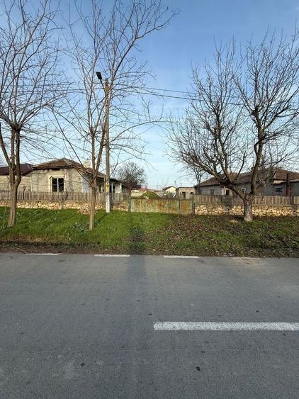 Casă cu 4 camere cu Teren 1100 Mp în Cuza Vodă