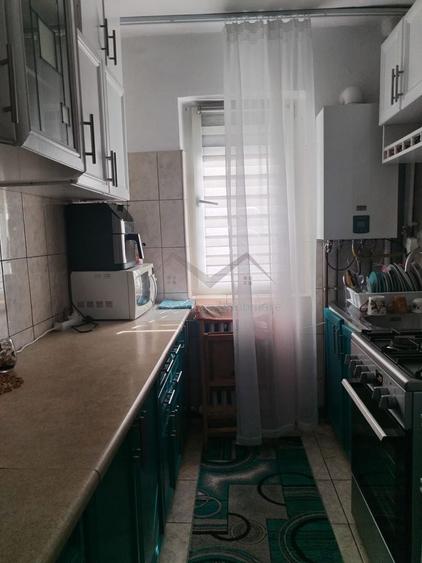 Apartament cu 4 camere semidecomandat în Alexandru cel Bun