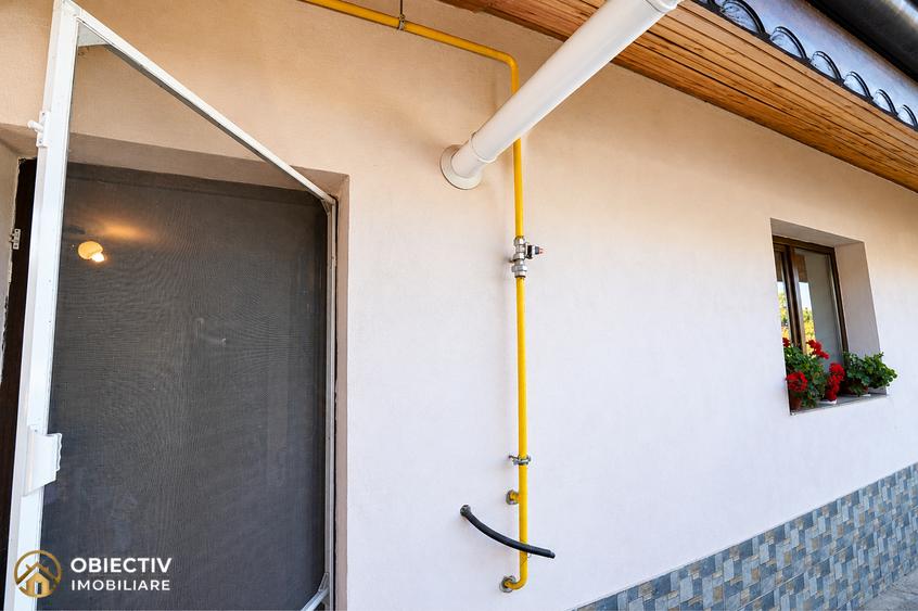 Casă individuală cu 2 camere cu Canalizare în Central