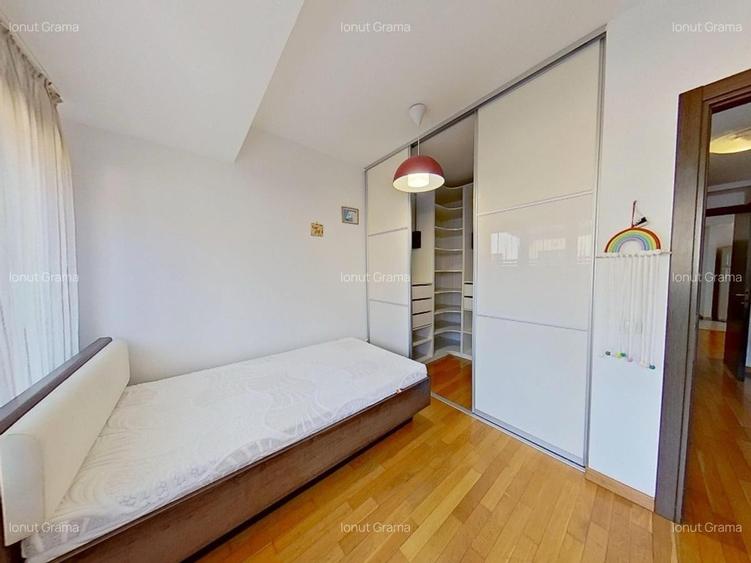 Apartament cu 3 camere semidecomandat, mobilat în Iancu Nicolae