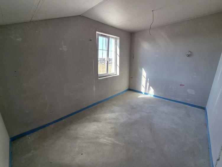 Casă cu 4 camere cu Teren 253 Mp în Moșnița Nouă