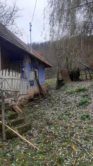 Casă cu 3 camere cu Teren 1600 Mp în Vălișoara