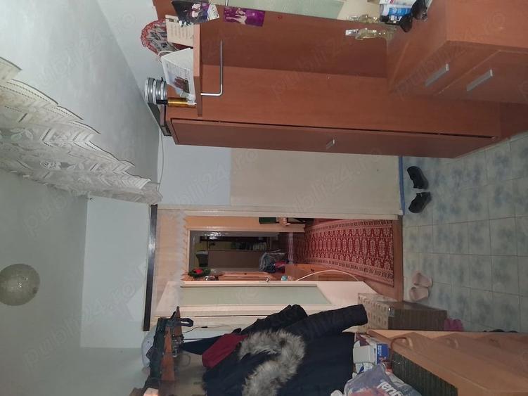 Apartament cu 3 camere semidecomandat în Dacia