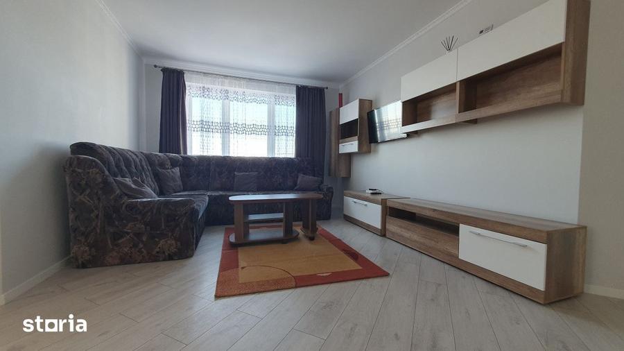Apartament cu 3 camere semidecomandat, mobilat în Florești