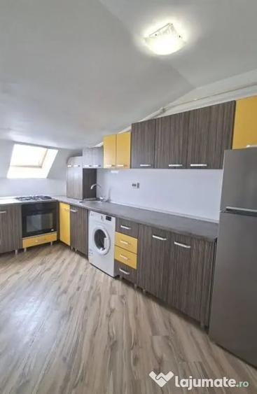 Apartament cu 3 camere decomandat în Ștefănești