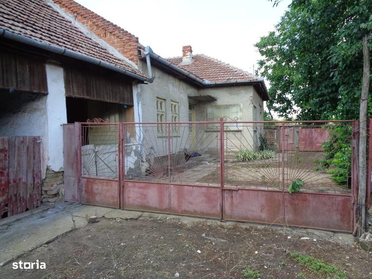 Casă cu 3 camere cu Teren 748 Mp în Central