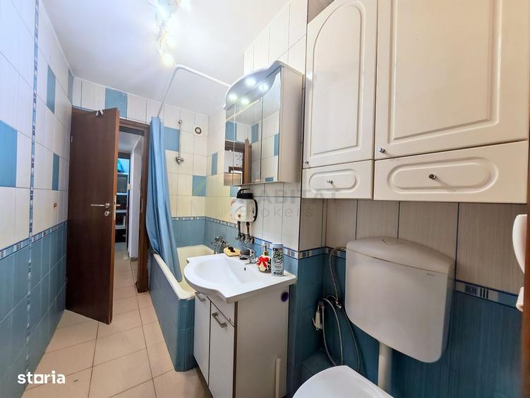 Apartament cu 3 camere semidecomandat în Titan