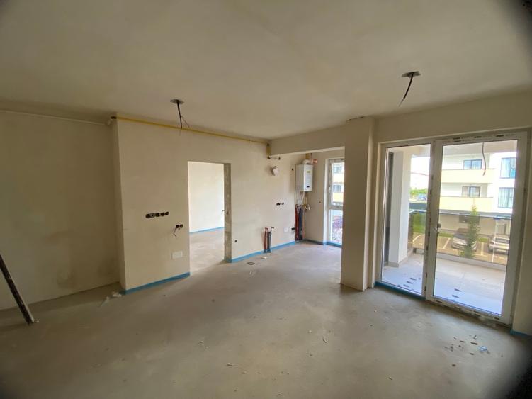 Apartament cu 2 camere semidecomandat în Florești