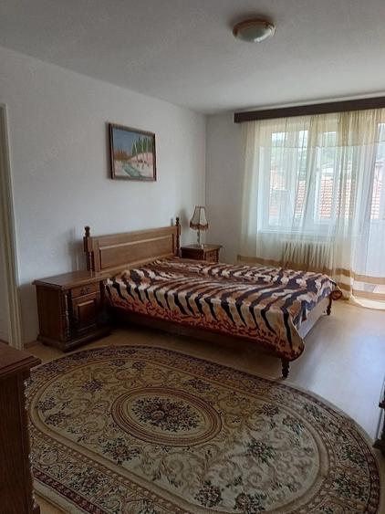 Apartament de Vanzare Semidecomandat - 2