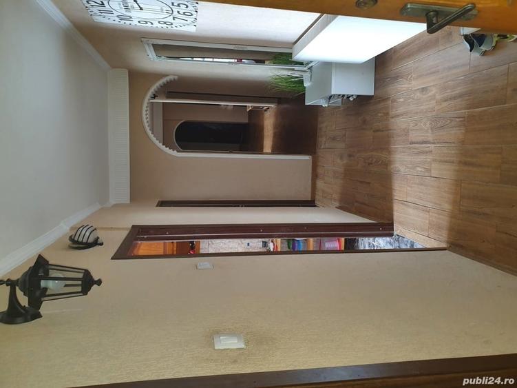Apartament cu 5 camere decomandat în Găvana
