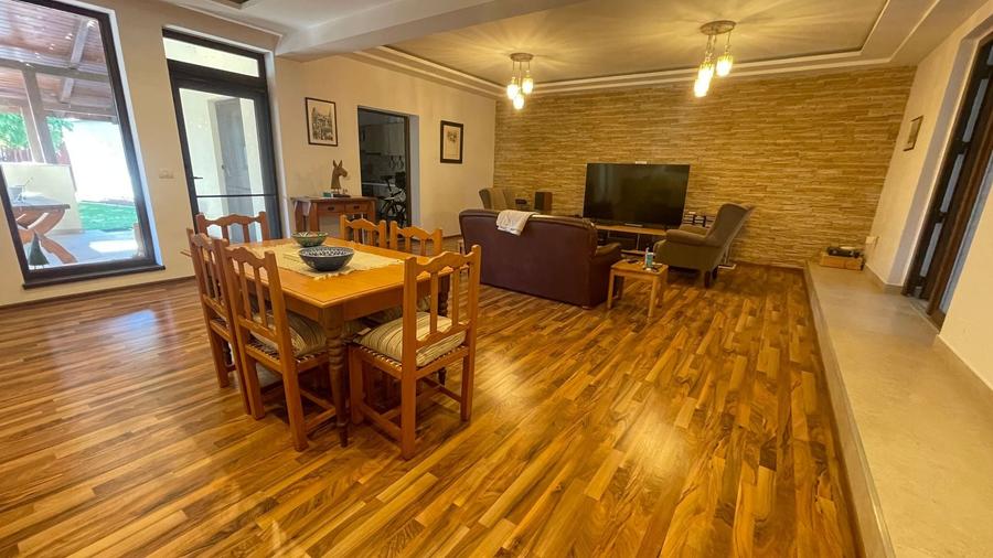 Casă individuală cu 4 camere cu Canalizare în Mehala