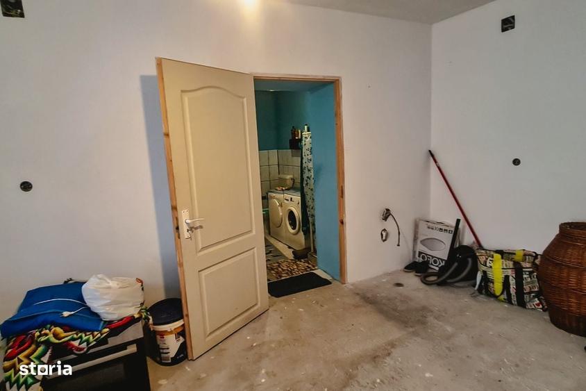 Casă cu 4 camere cu Teren 3596 Mp în Pișchia