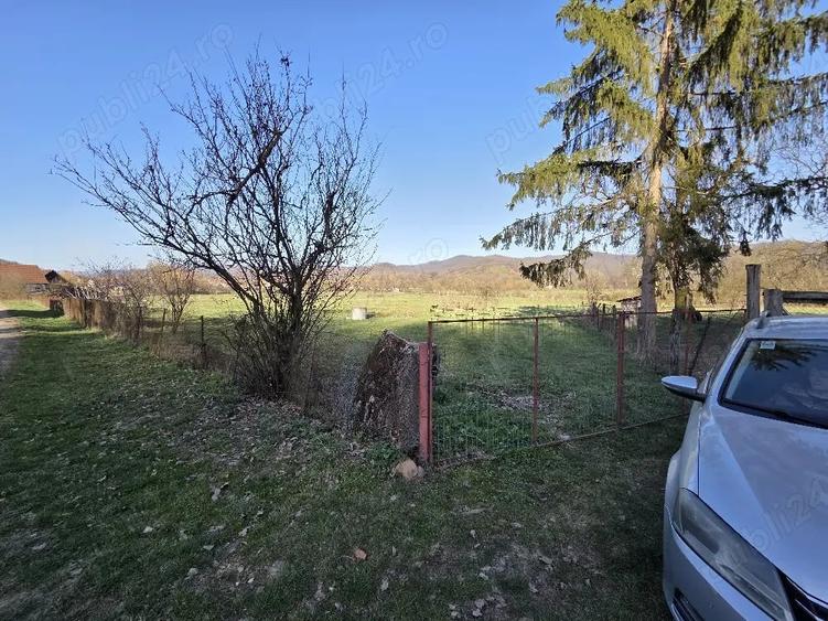 Teren de 8905 mp, în Seliște