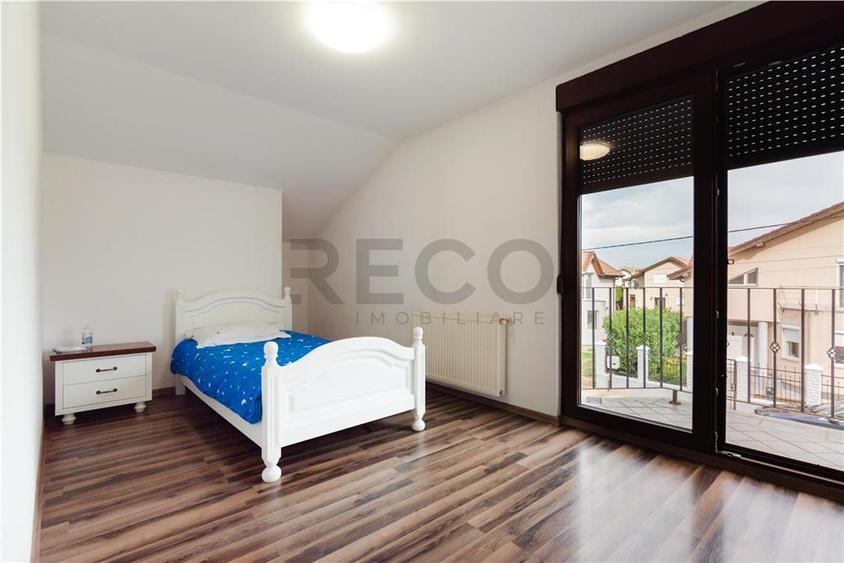 Casă individuală cu 5 camere cu Teren 500 Mp în Paleu