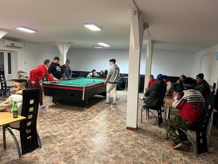 Casă individuală cu 4 camere cu Canalizare în Pădureni (Jebel)