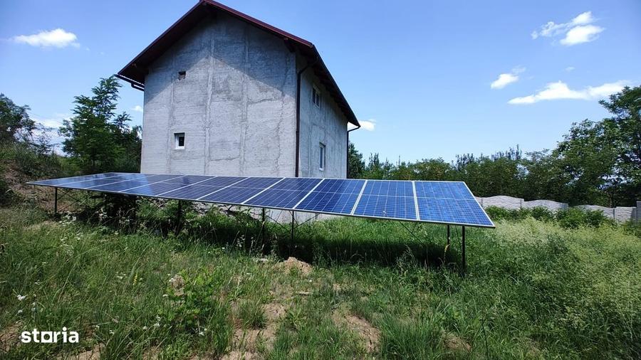 Casă cu 3 camere în Zăvoi