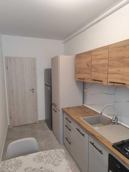 Apartament cu 2 camere decomandat în Uverturii