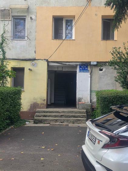 Garsonieră decomandată în Micro 9