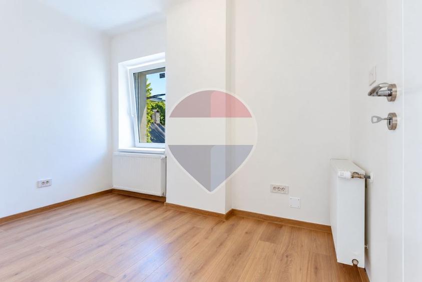 Apartament cu 3 camere decomandat în Semicentral