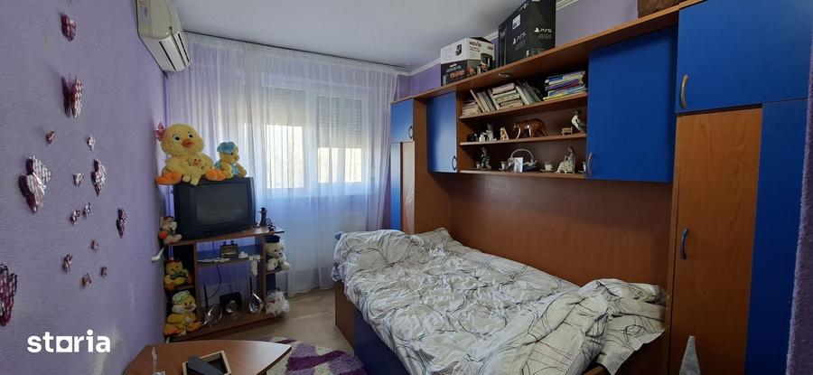 Apartament cu 4 camere decomandat, mobilat în Micro 39