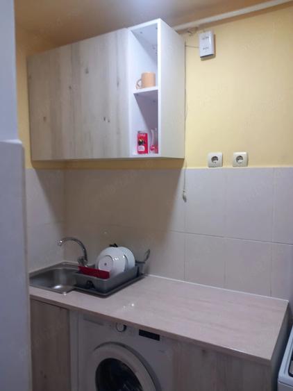 Garsonieră decomandată în Calea București