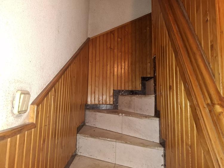 Casă individuală cu 6 camere cu Canalizare în P-ța Alba Iulia