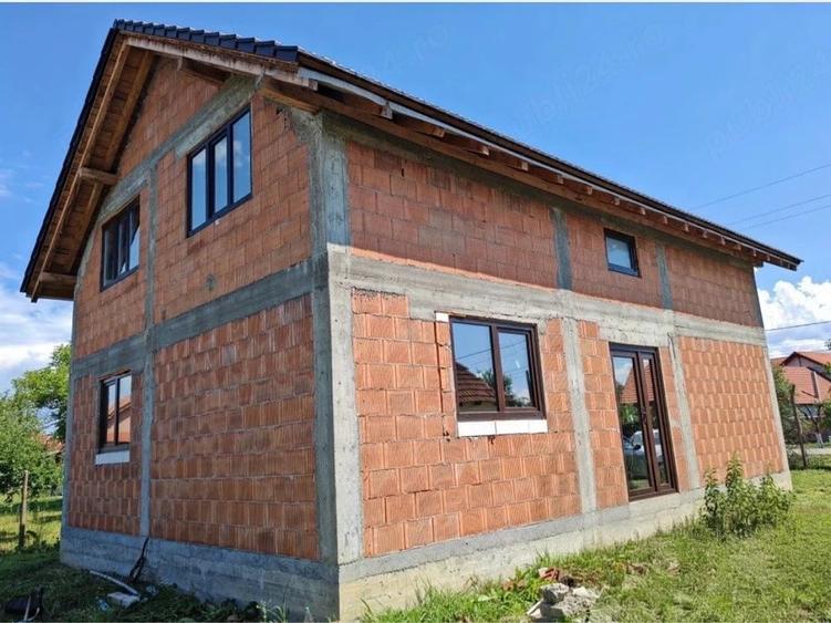 Casa la ro?u p+m - 5