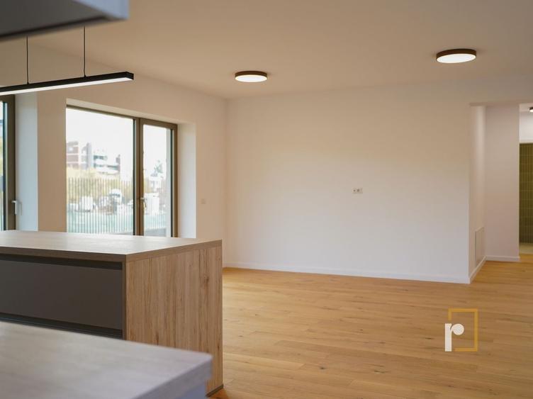 Apartament cu 2 camere semidecomandat, mobilat în Băneasa